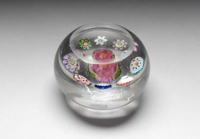 图片[3]-Round glass paperweight. Europe, 19th century.-China Archive